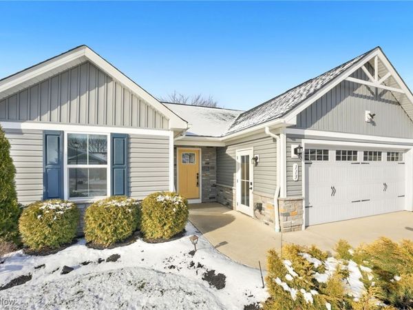 113 W Spring Drive, Elyria, OH 44035