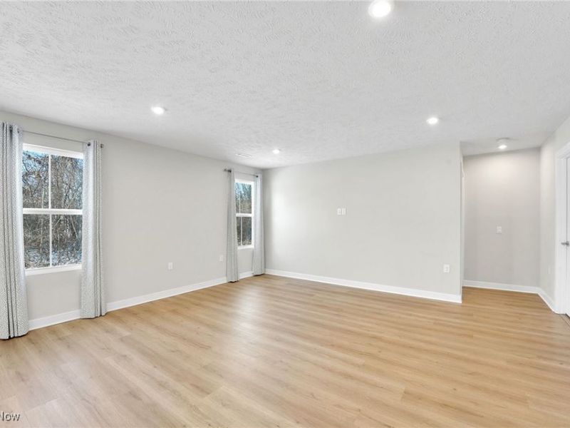 113 W Spring Drive, Elyria, OH 44035 Photo 4