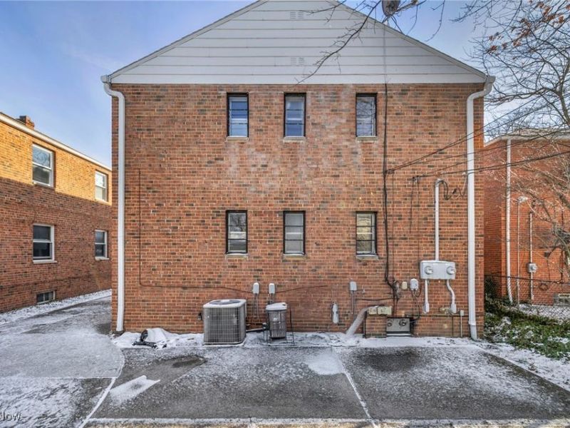 422 E 222nd street, Unit 2, Euclid, OH 44123 Photo 4