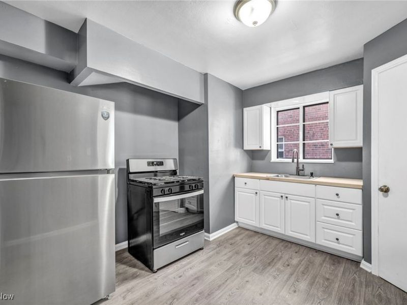 422 E 222nd street, Unit 2, Euclid, OH 44123 Photo 8