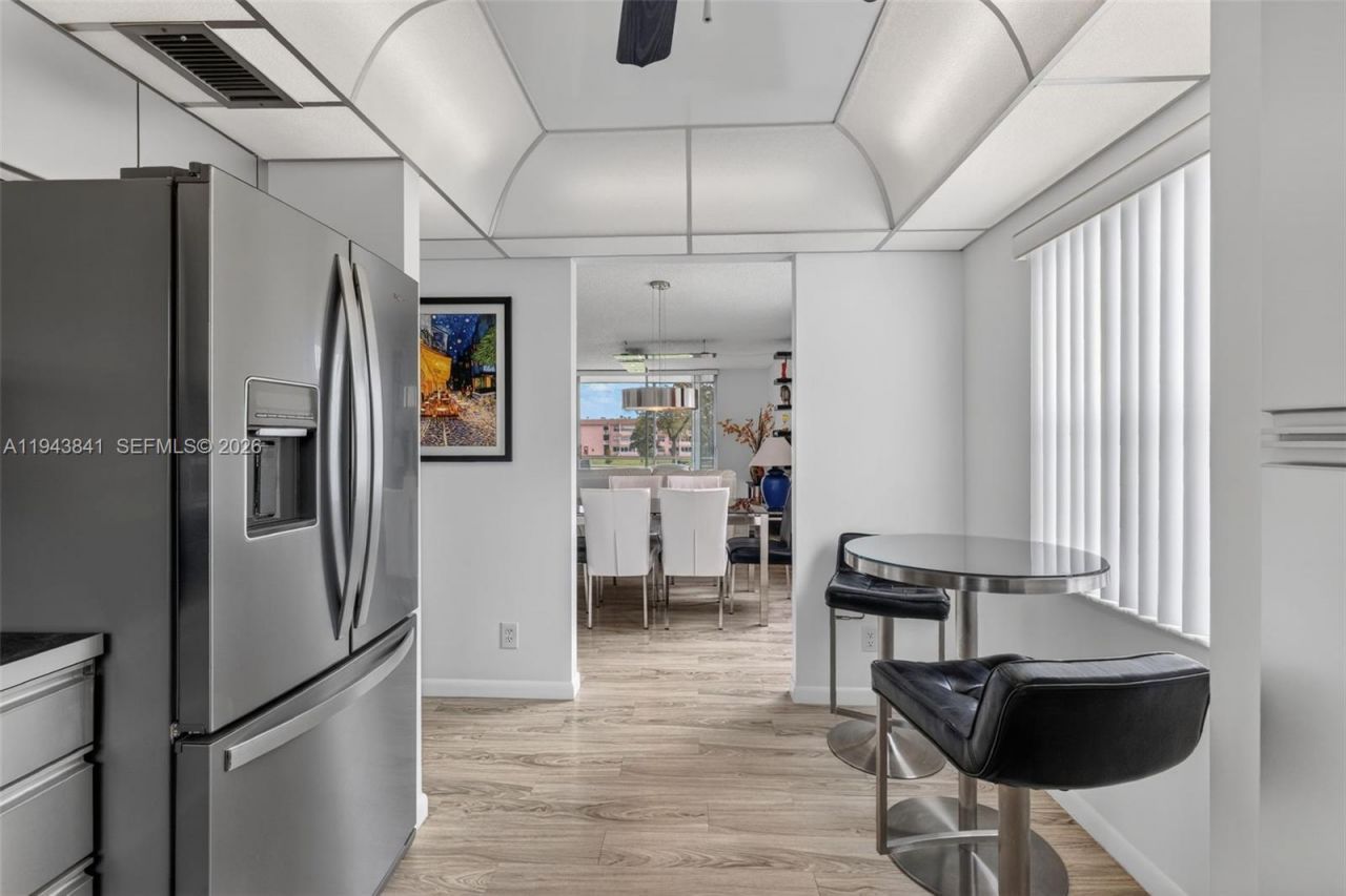 9481 Sunrise Lakes Blvd, Unit 210, Sunrise, FL 33322 Photo