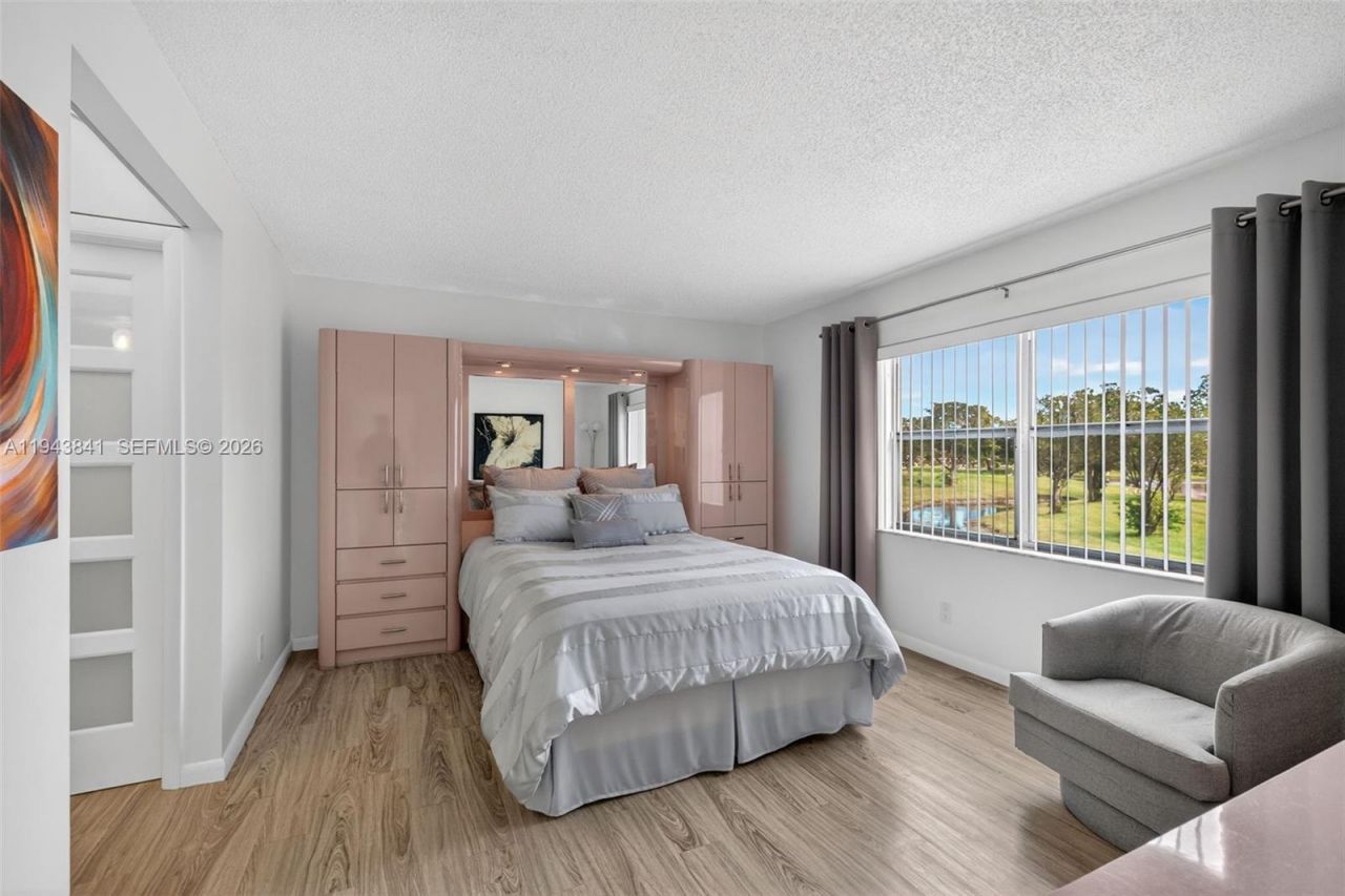 9481 Sunrise Lakes Blvd, Unit 210, Sunrise, FL 33322 Photo