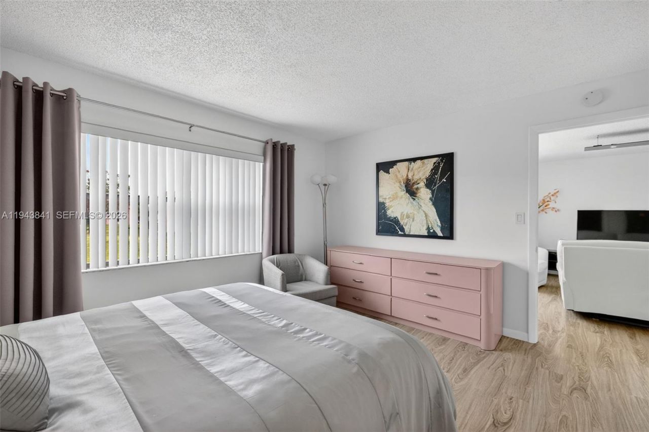 9481 Sunrise Lakes Blvd, Unit 210, Sunrise, FL 33322 Photo