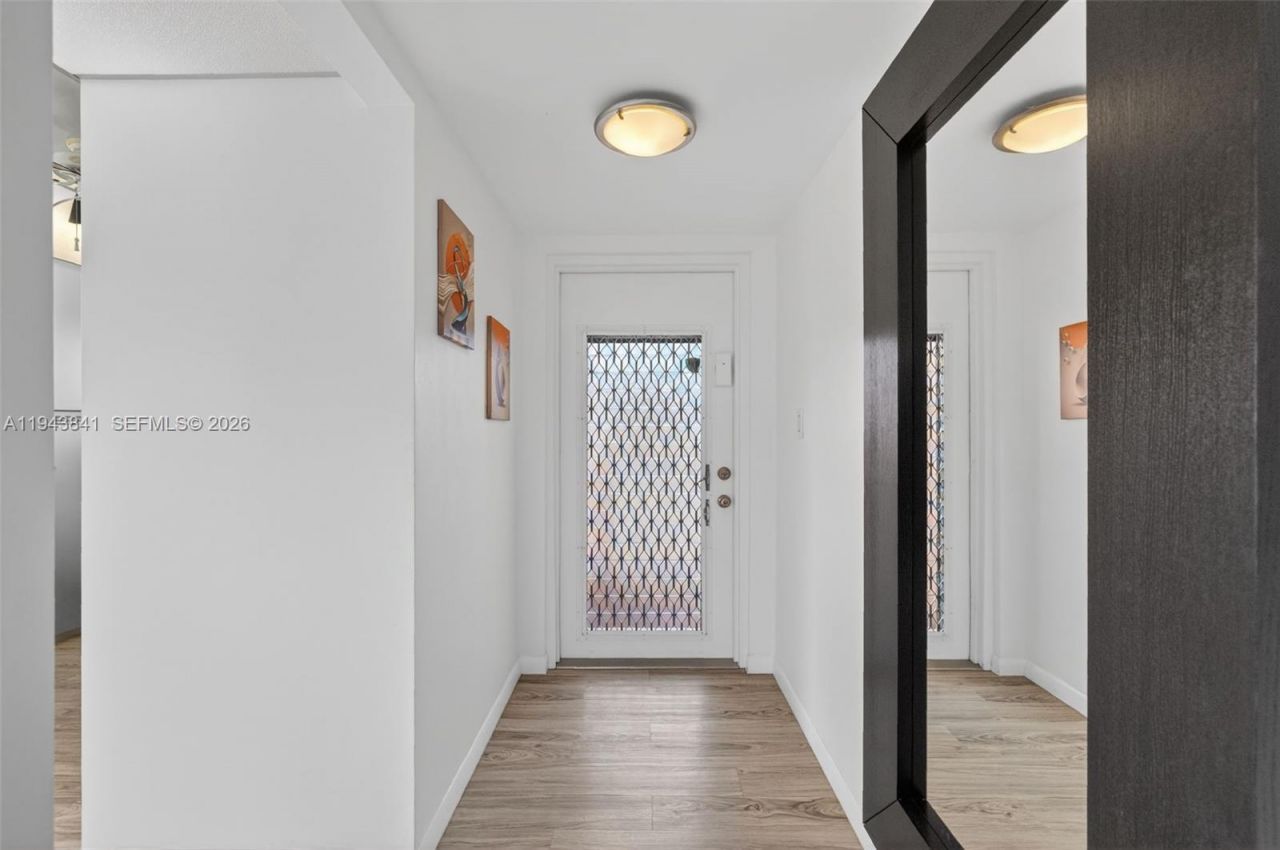 9481 Sunrise Lakes Blvd, Unit 210, Sunrise, FL 33322 Photo