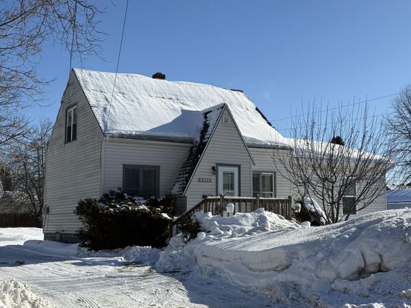 1211 Minneapolis ST, Sault Ste Marie, MI 49783