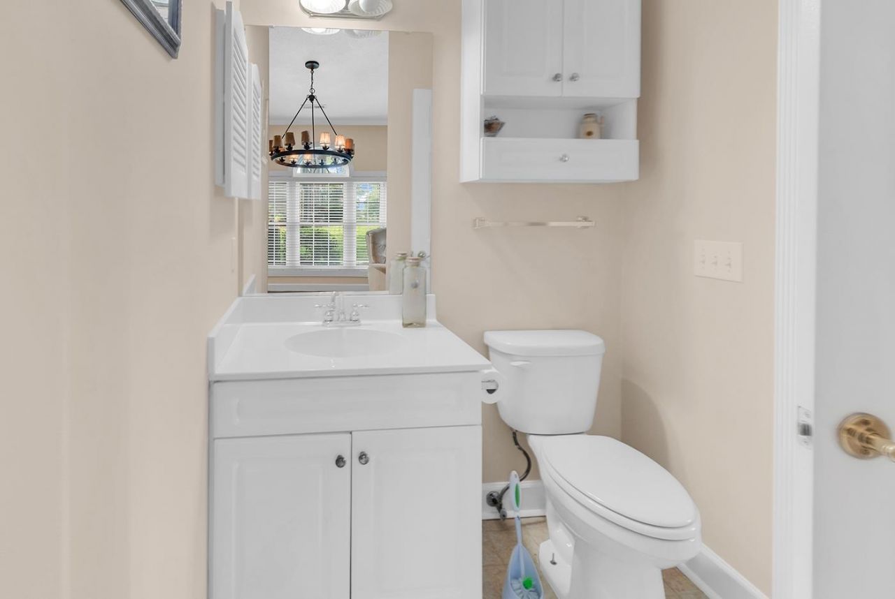 705 Riverwalk Dr. Photo 17