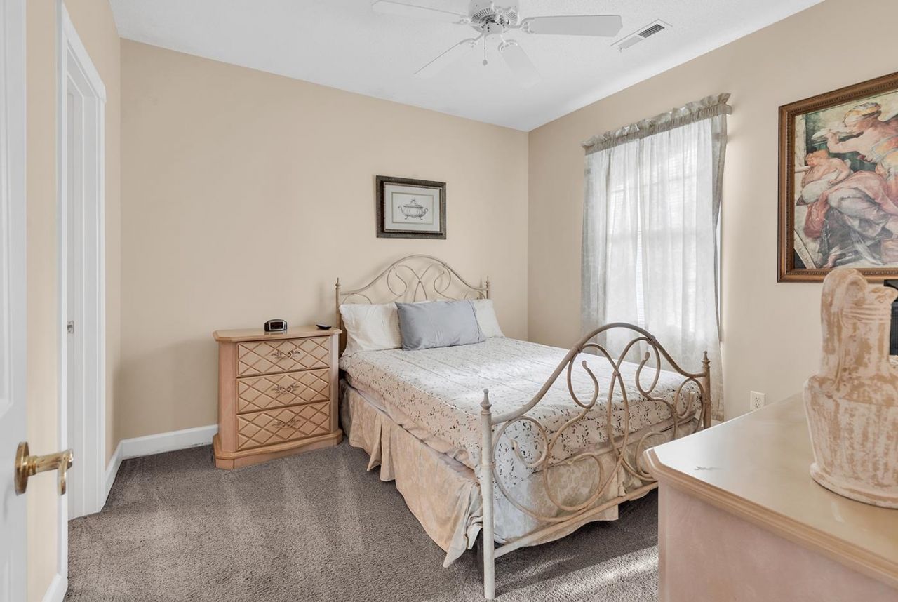 705 Riverwalk Dr. Photo 18