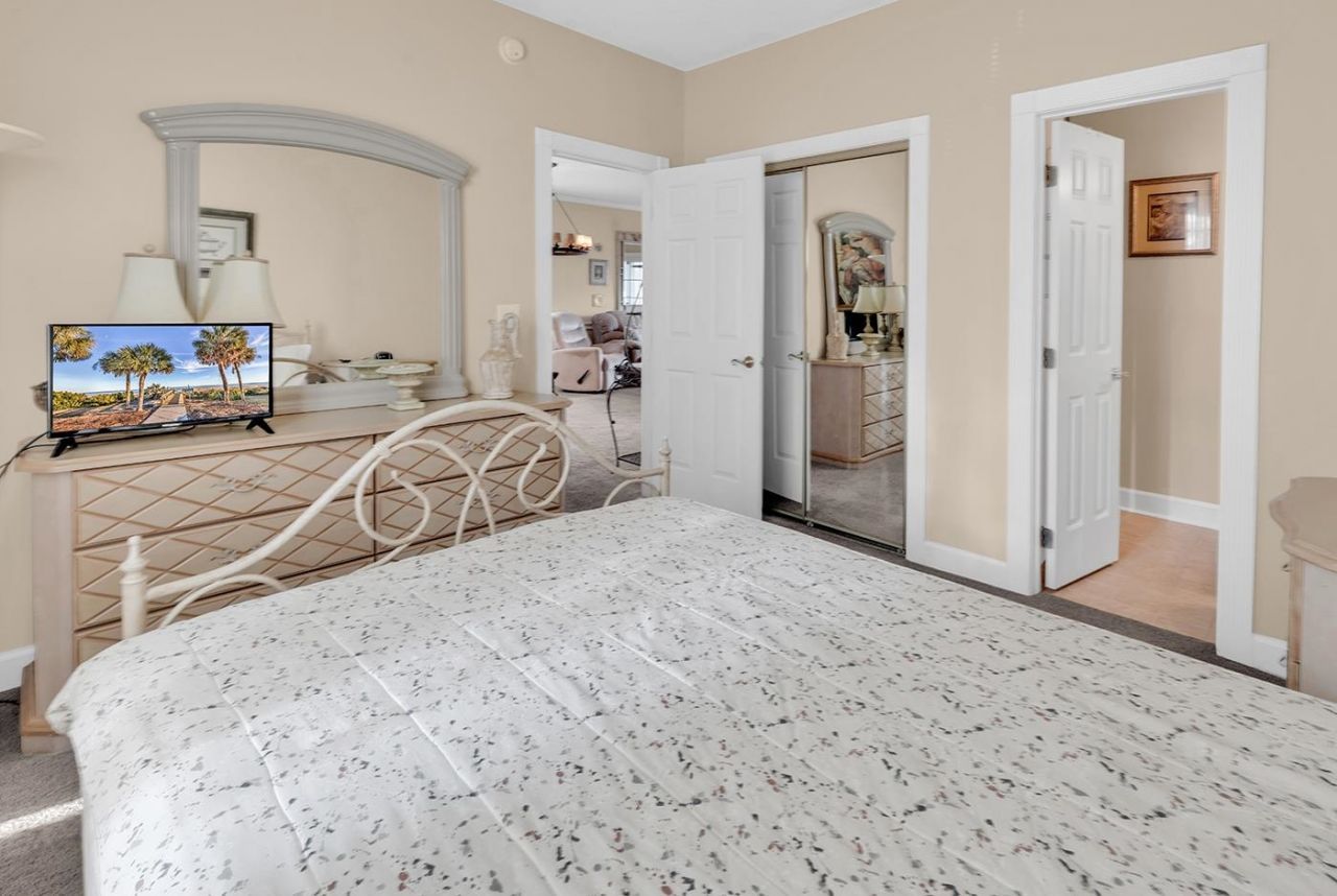 705 Riverwalk Dr. Photo 19