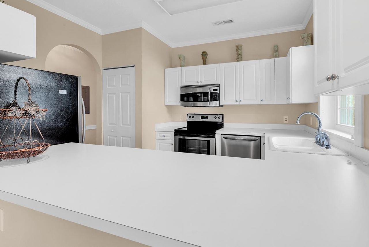 705 Riverwalk Dr. Photo 7