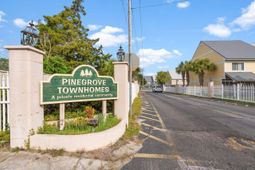 1208 Pinegrove Dr. photo 4