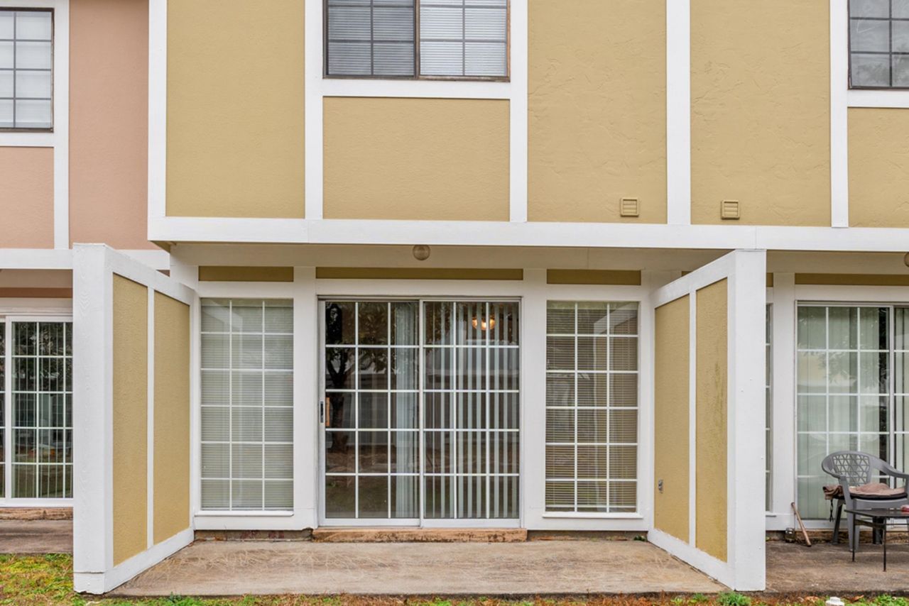 1208 Pinegrove Dr. Photo 32