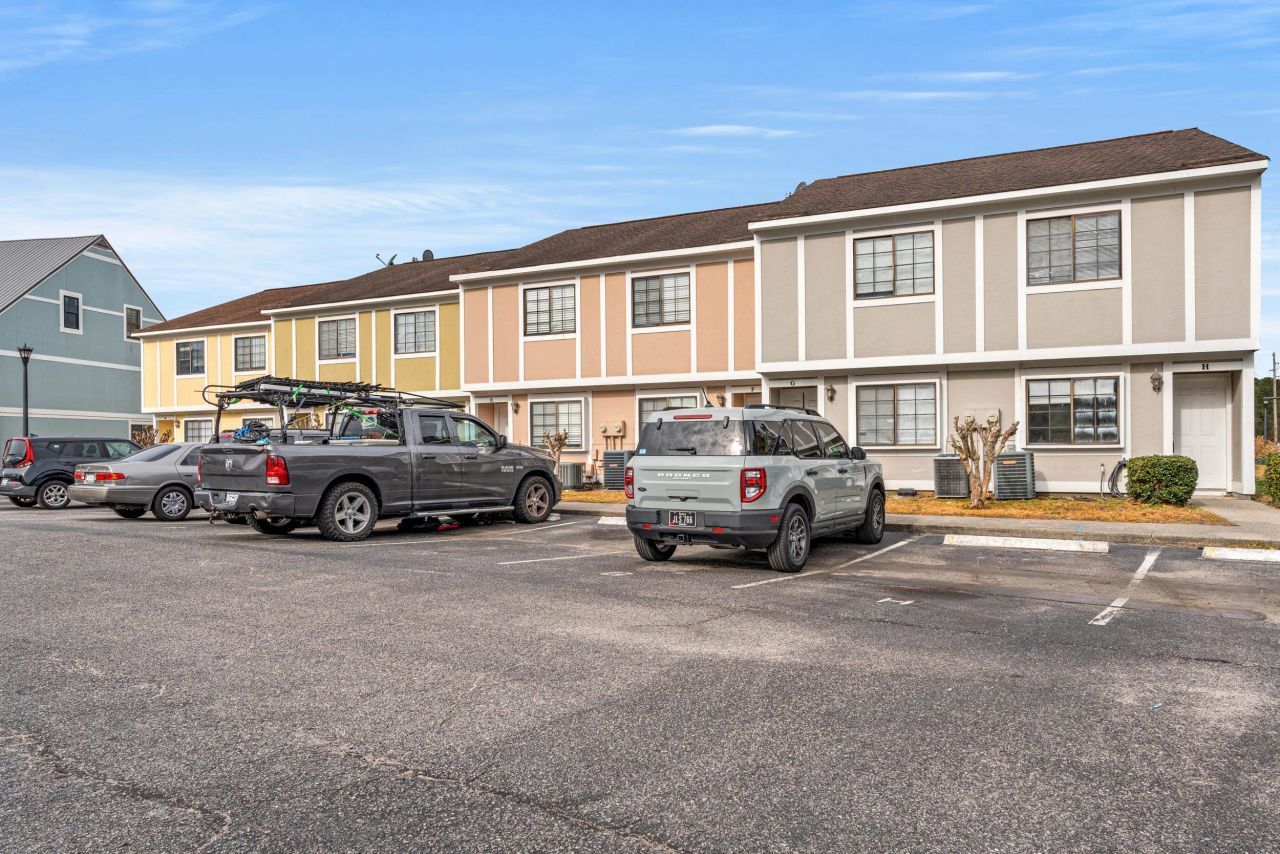 1208 Pinegrove Dr. Photo 36