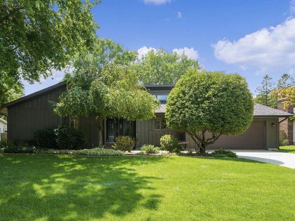 4043 Chamberlain Avenue SE, Grand Rapids, MI 49508