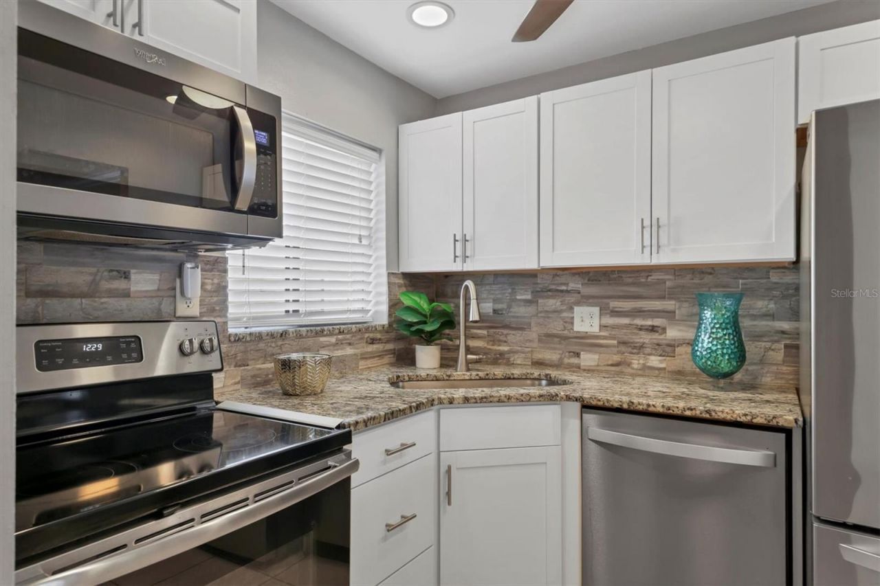 1714 69th Avenue W, Unit B404, Bradenton, FL 34207 Photo