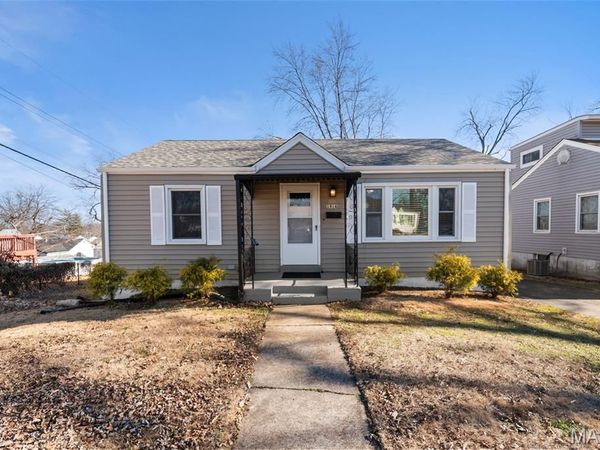 1914 Overland Drive, St Louis, MO 63114