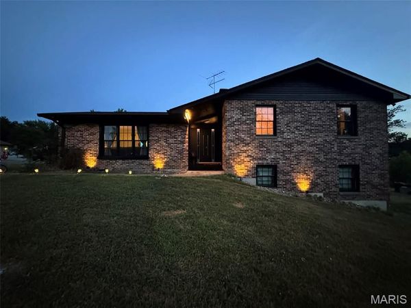 701 S Ridge Avenue, Steeleville, IL 62288