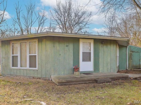 270 Locust Street, Carlyle, IL 62231