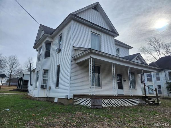 206 Buckner Street, Paris, MO 65275