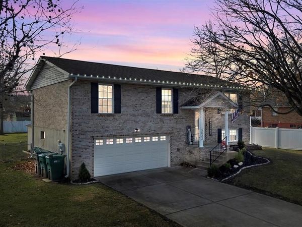 5832 Blackberry Drive, Imperial, MO 63052