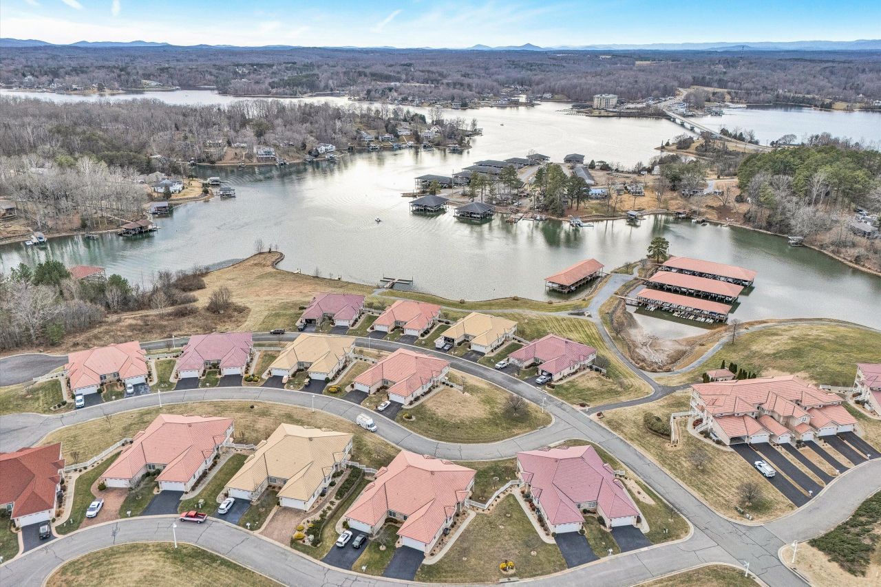 1049 San Marcos Ct, Moneta, VA 24121 Main Photo