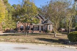 102 Roundtree Road  photo 4