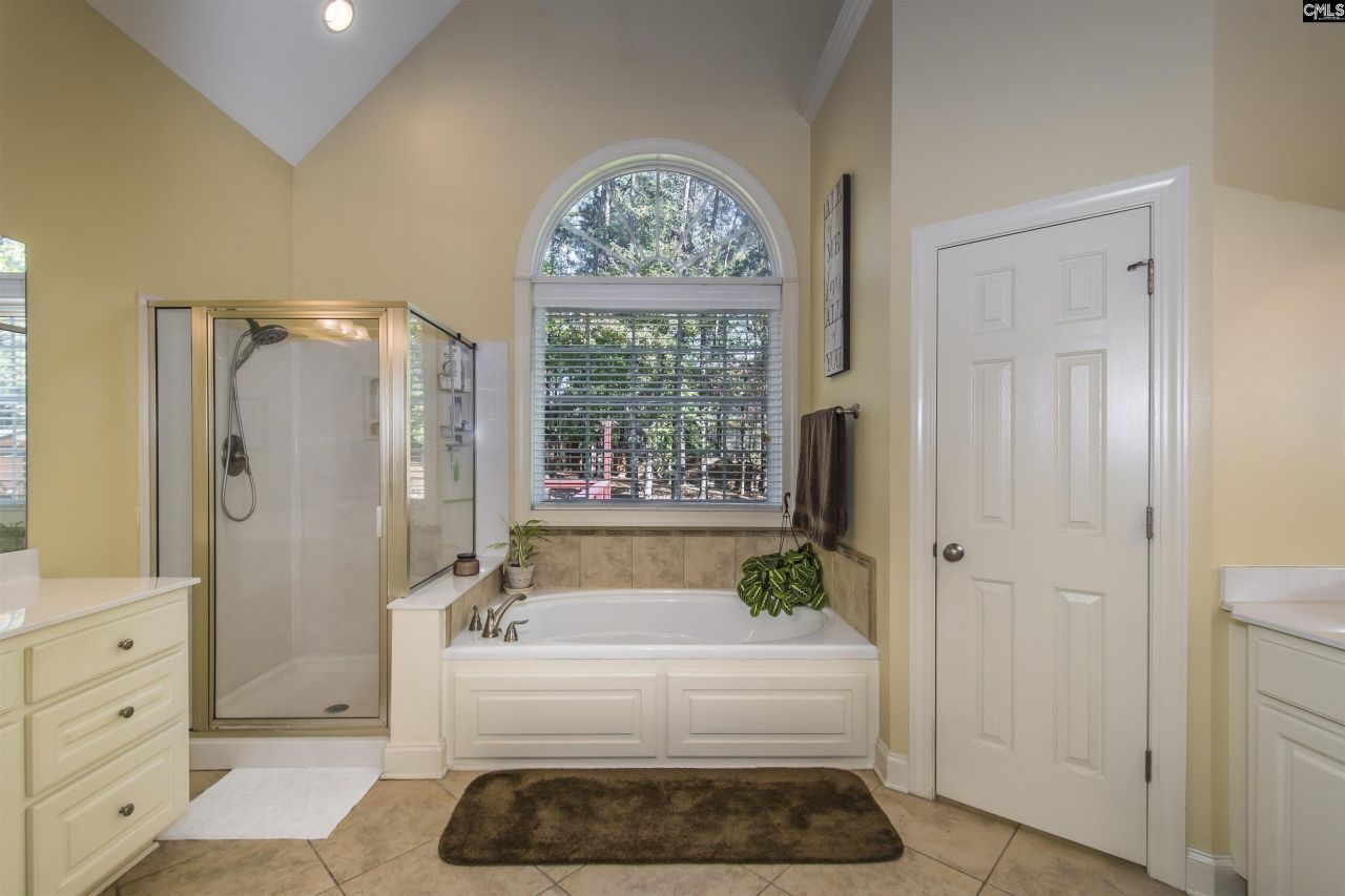 102 Roundtree Road  Photo 41