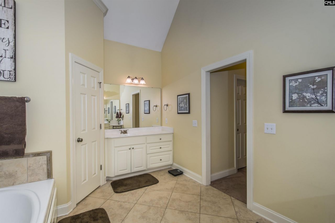 102 Roundtree Road  Photo 43