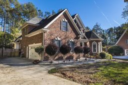 102 Roundtree Road  photo 4