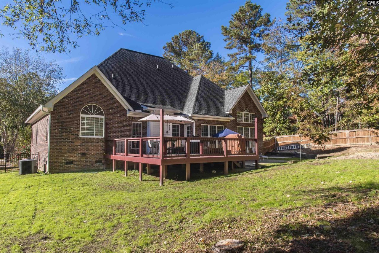 102 Roundtree Road  Photo 9