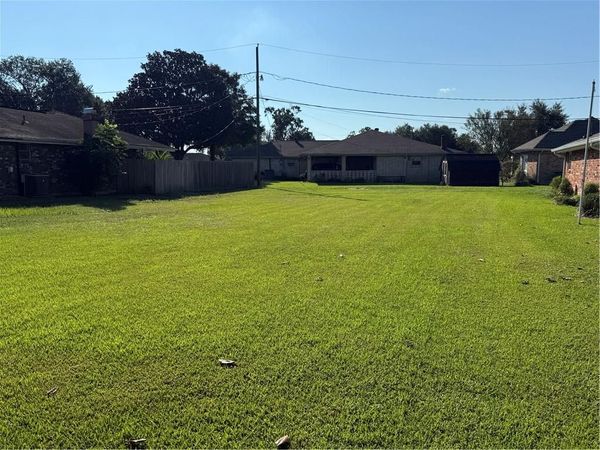 11 SOMBRERO Lane, St Rose, LA 70087