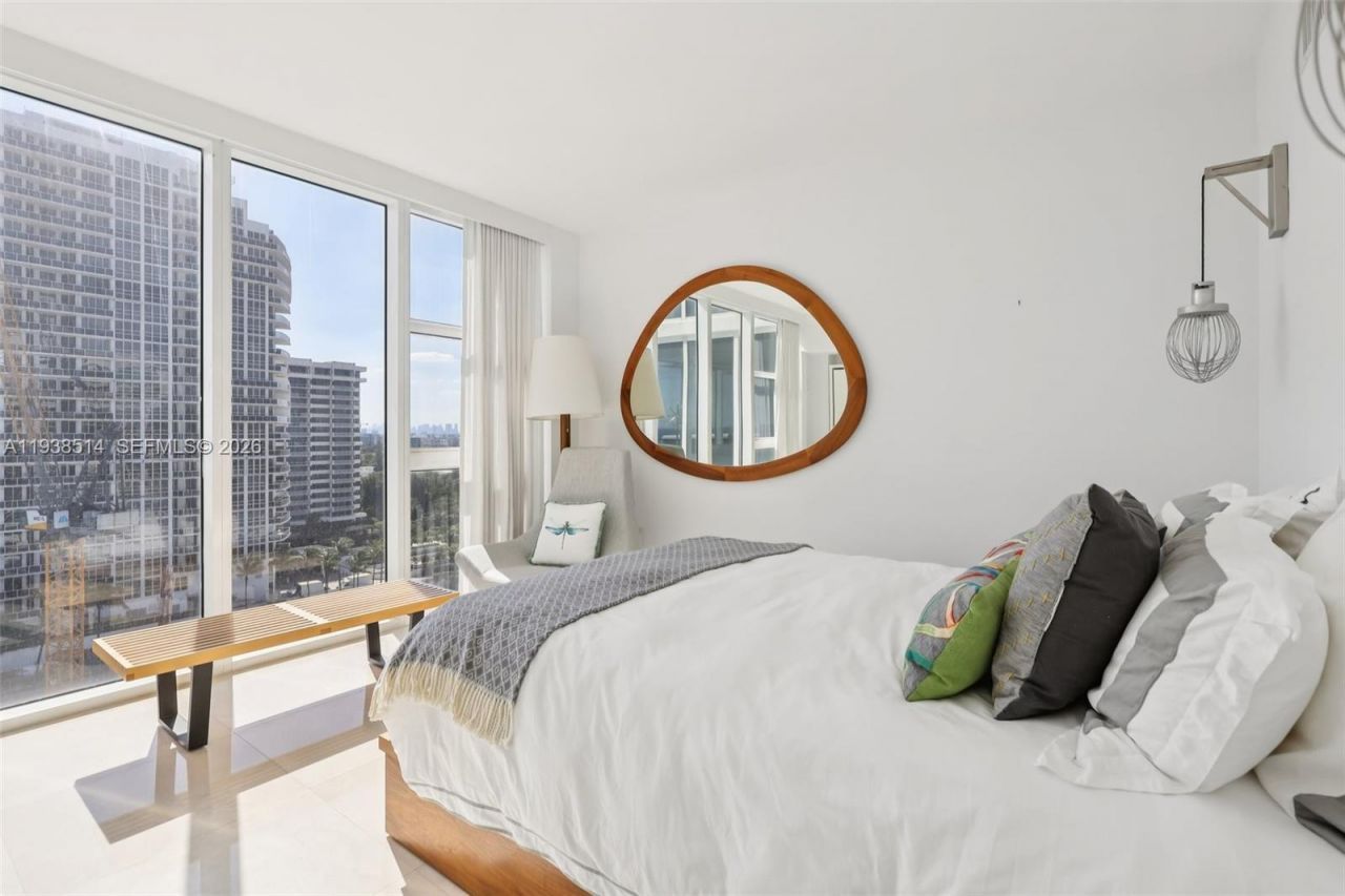 10275 Collins Ave, Unit 1110, Bal Harbour, FL 33154 Photo