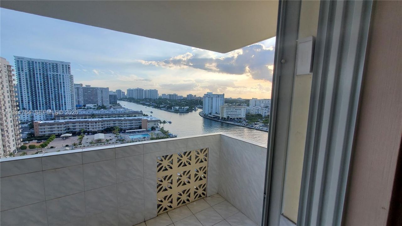 1833 S Ocean Dr, Unit 1506, Hallandale Beach, FL 33009 Photo