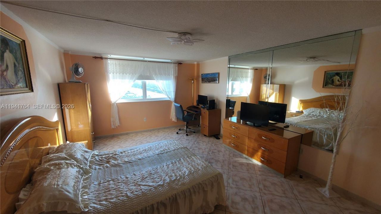 1833 S Ocean Dr, Unit 1506, Hallandale Beach, FL 33009 Photo