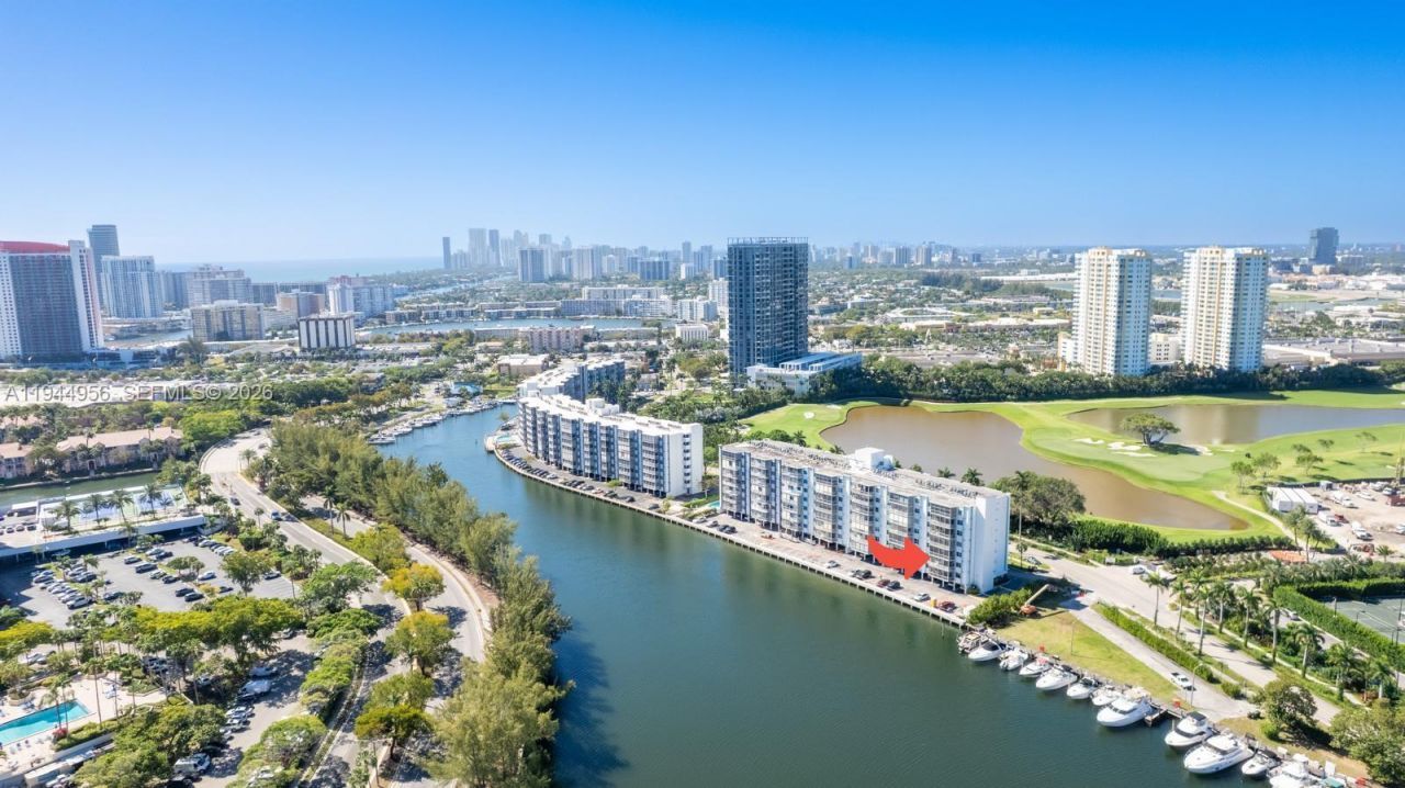 400 Diplomat Pkwy , Unit 302, Hallandale Beach, FL 33009 Photo