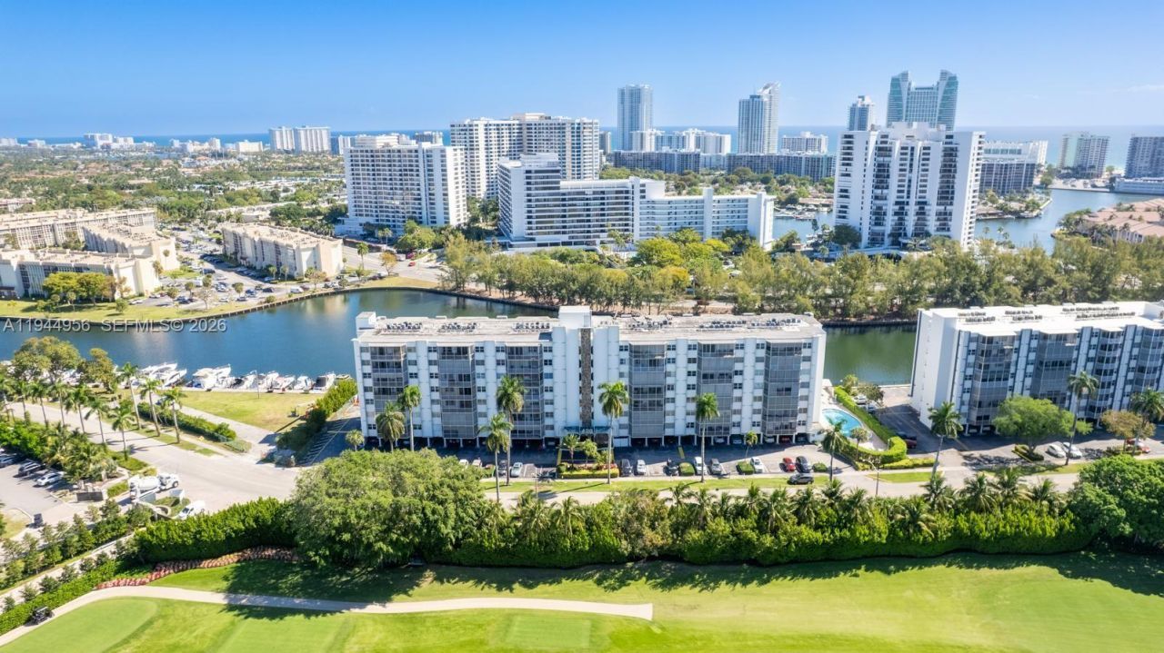 400 Diplomat Pkwy , Unit 302, Hallandale Beach, FL 33009 Photo