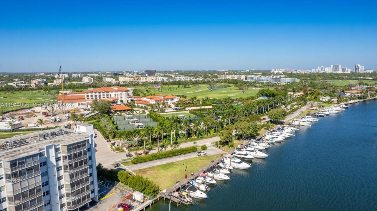 400 Diplomat Pkwy , Unit 302, Hallandale Beach, FL 33009 Photo