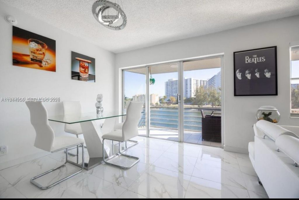 400 Diplomat Pkwy , Unit 302, Hallandale Beach, FL 33009 Photo
