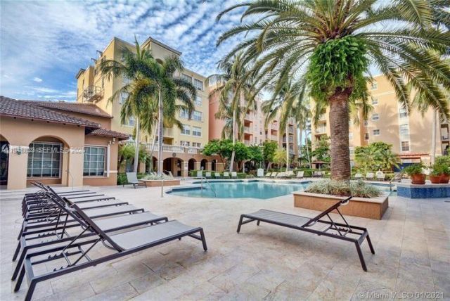 19555 E Country Club Dr , Unit 8507, Aventura, FL 33180 Photo