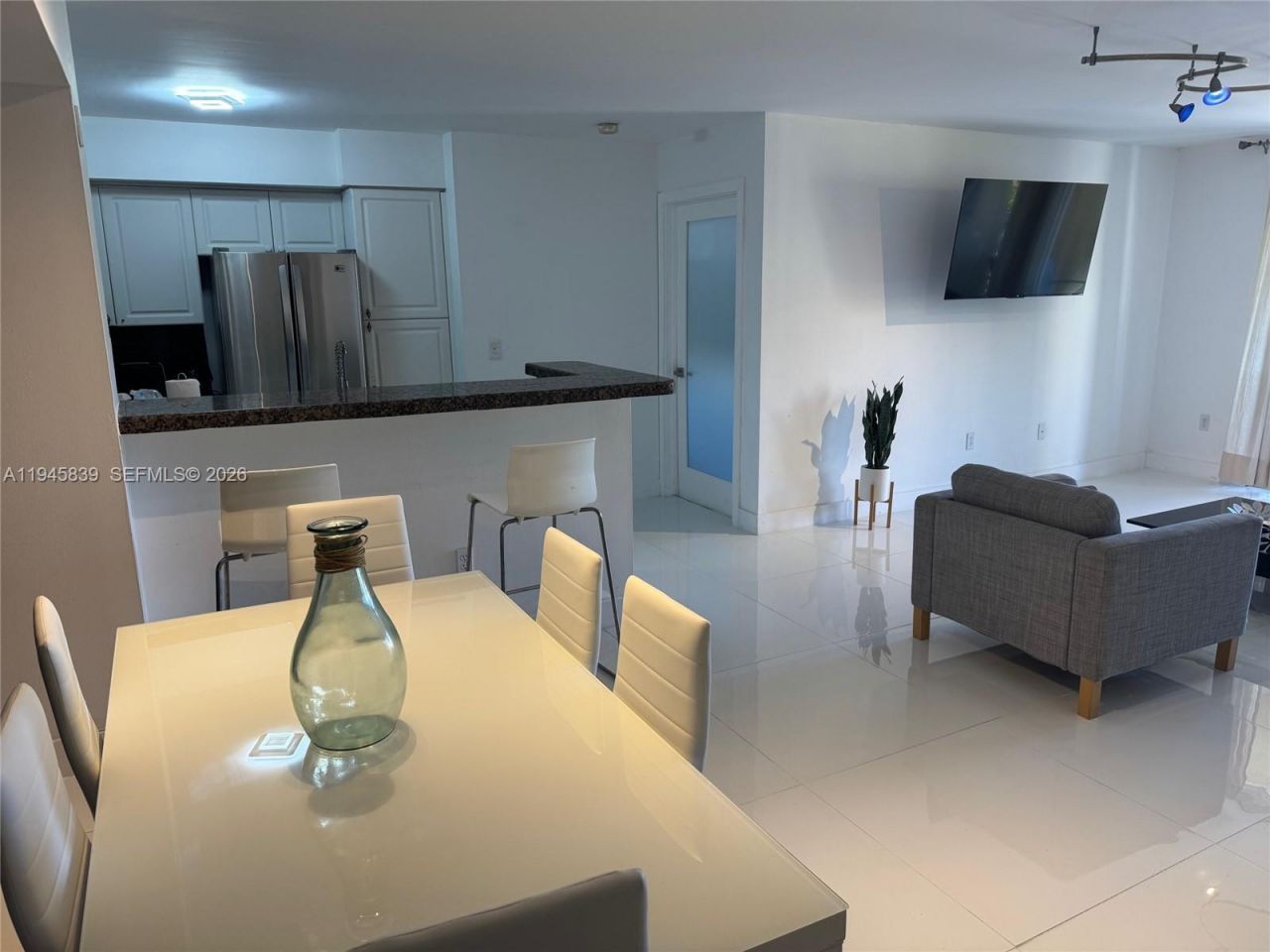 19555 E Country Club Dr , Unit 8507, Aventura, FL 33180 Photo