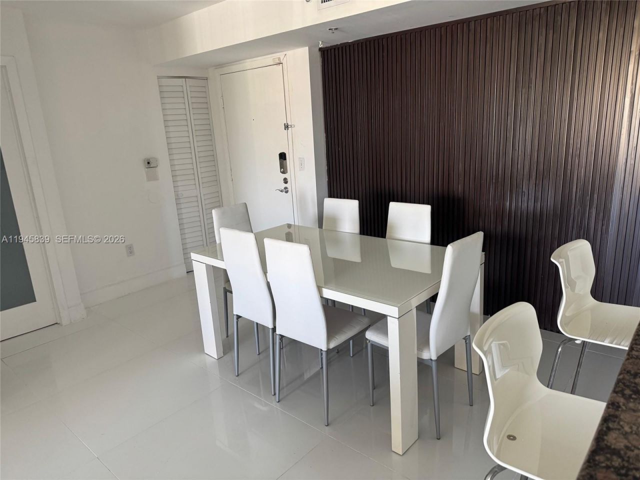 19555 E Country Club Dr , Unit 8507, Aventura, FL 33180 Photo