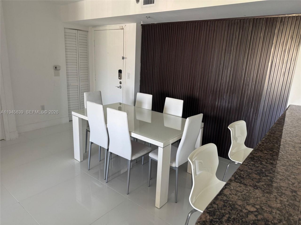 19555 E Country Club Dr , Unit 8507, Aventura, FL 33180 Photo