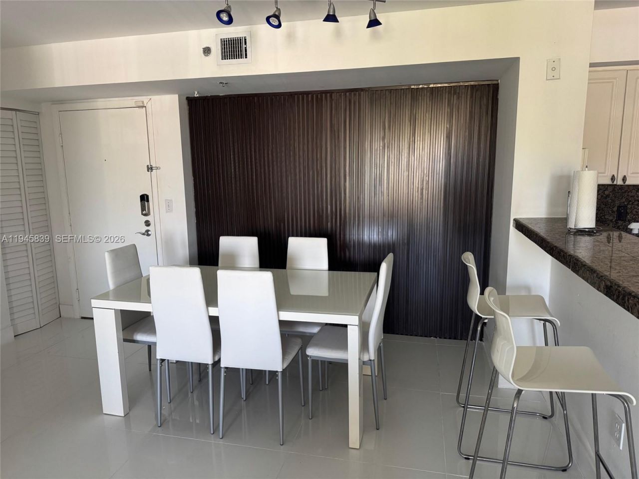 19555 E Country Club Dr , Unit 8507, Aventura, FL 33180 Photo