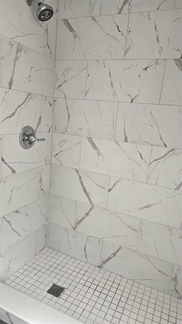 817 NE 214th Ln , Unit 4, Miami, FL 33179 Photo