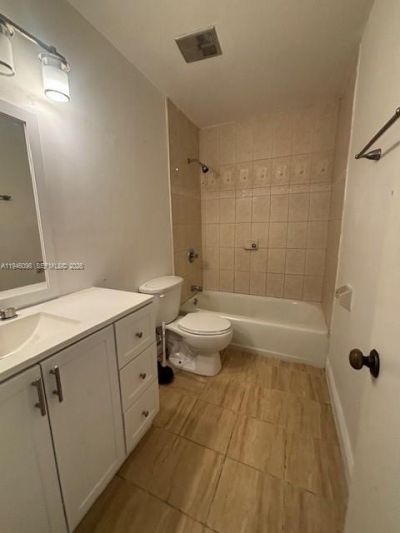 817 NE 214th Ln , Unit 4, Miami, FL 33179 Photo