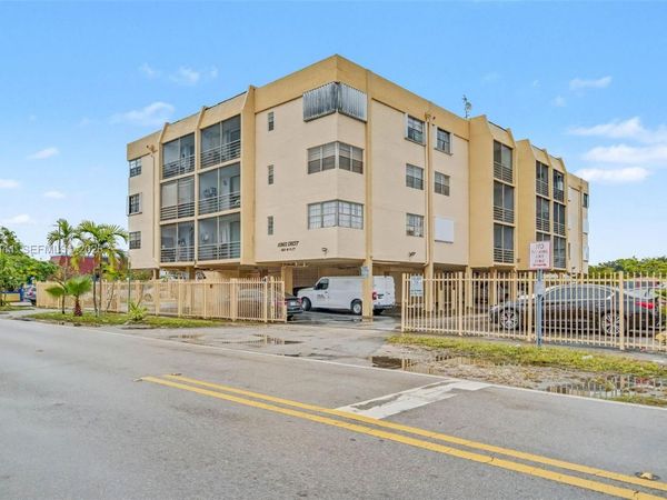 6831 W 14th Ct, Unit 403, Hialeah, FL 33014