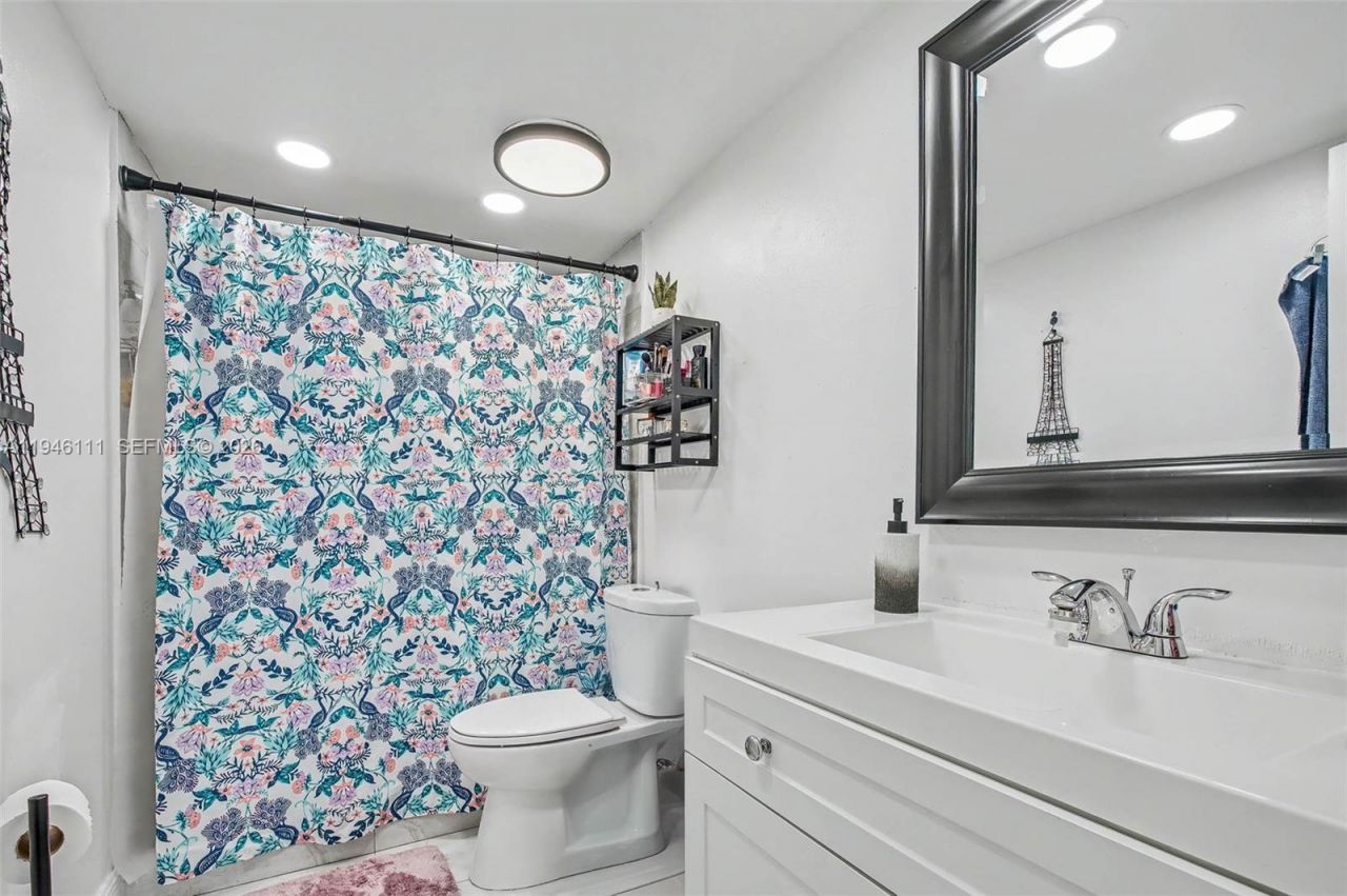 6831 W 14th Ct, Unit 403, Hialeah, FL 33014 Photo