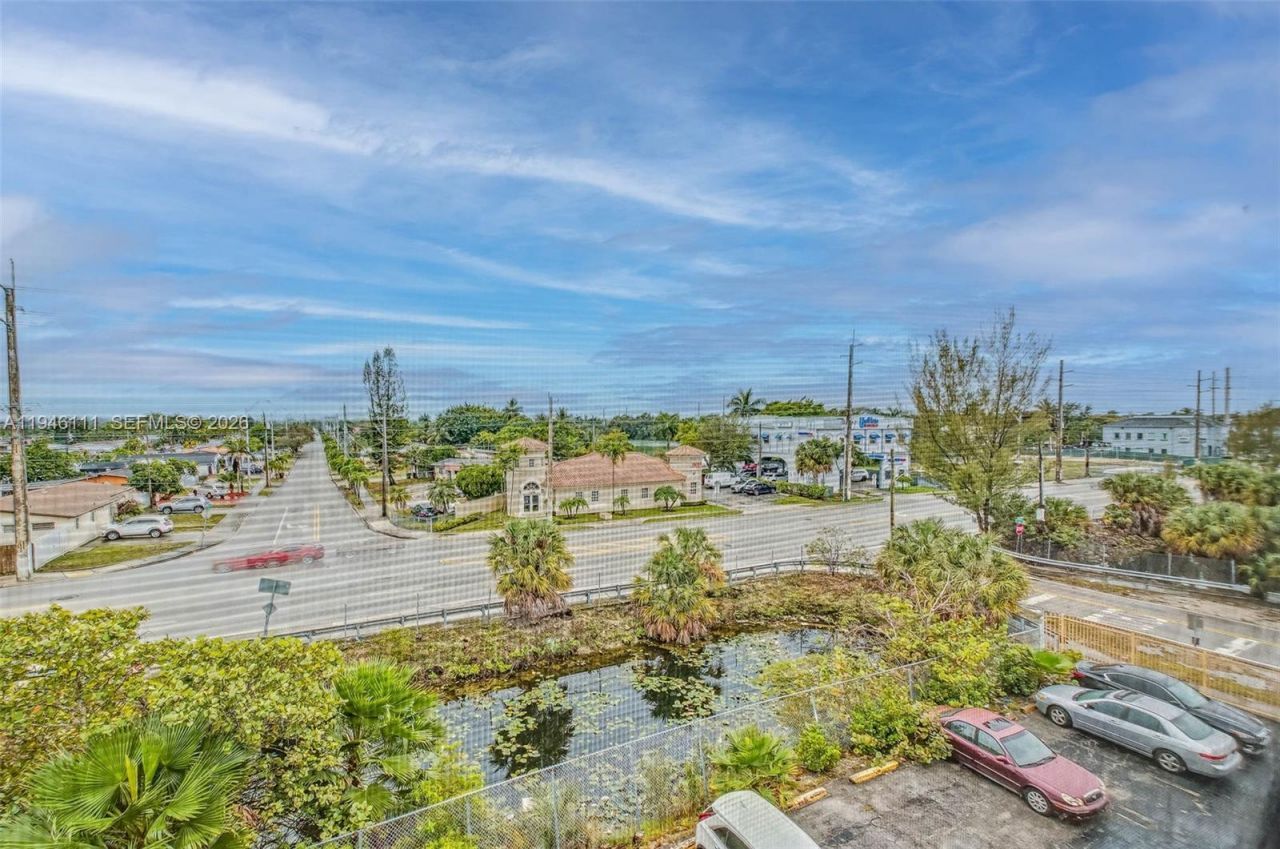 6831 W 14th Ct, Unit 403, Hialeah, FL 33014 Photo