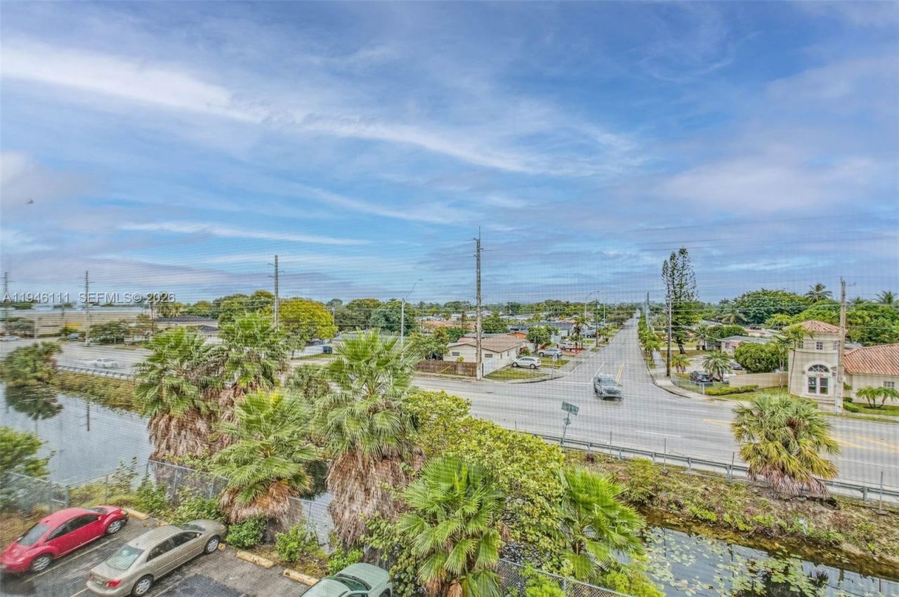 6831 W 14th Ct, Unit 403, Hialeah, FL 33014 Photo