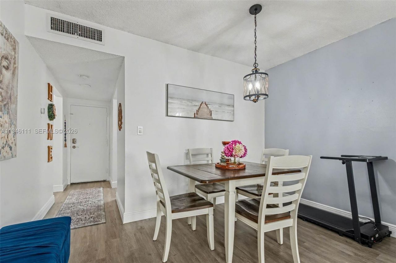 6831 W 14th Ct, Unit 403, Hialeah, FL 33014 Photo