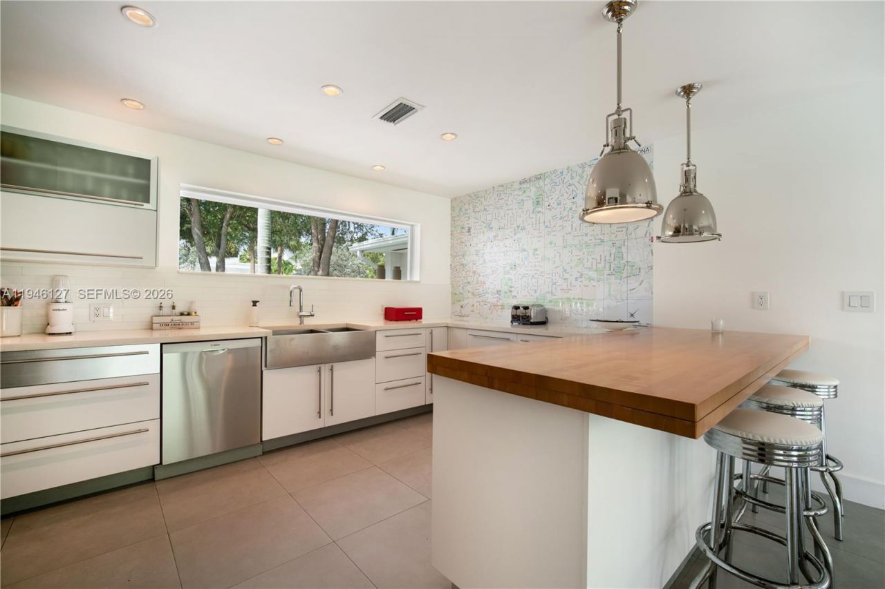 861 Harbor Dr, Key Biscayne, FL 33149 Photo